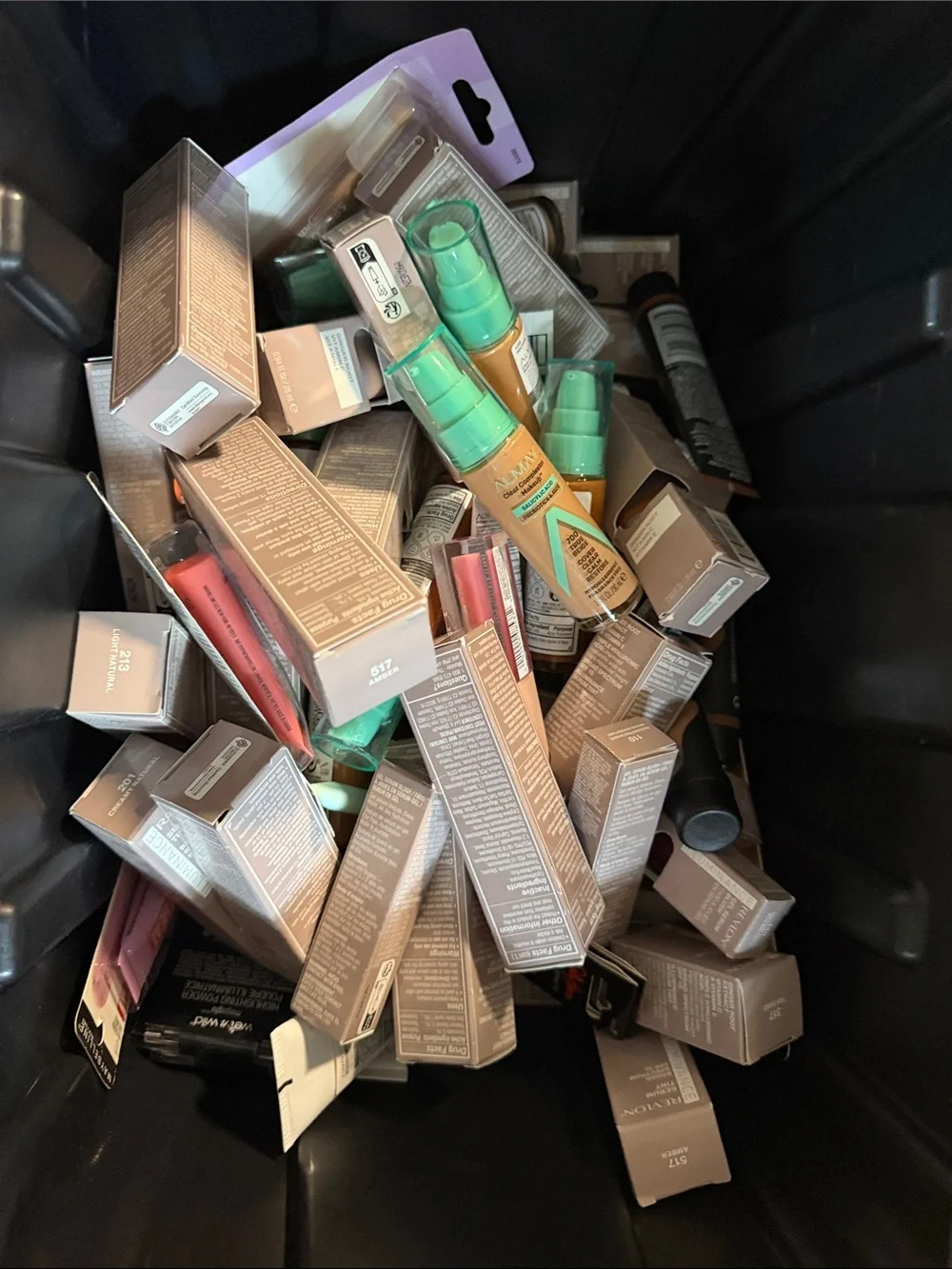 Huge Bundle Foundation, Concealer, Gel Blush and More Resellers Delight